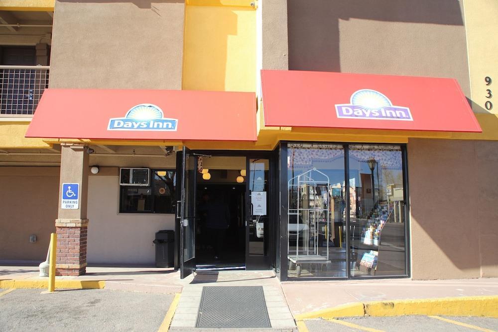Days Inn By Wyndham Denver Downtown Экстерьер фото