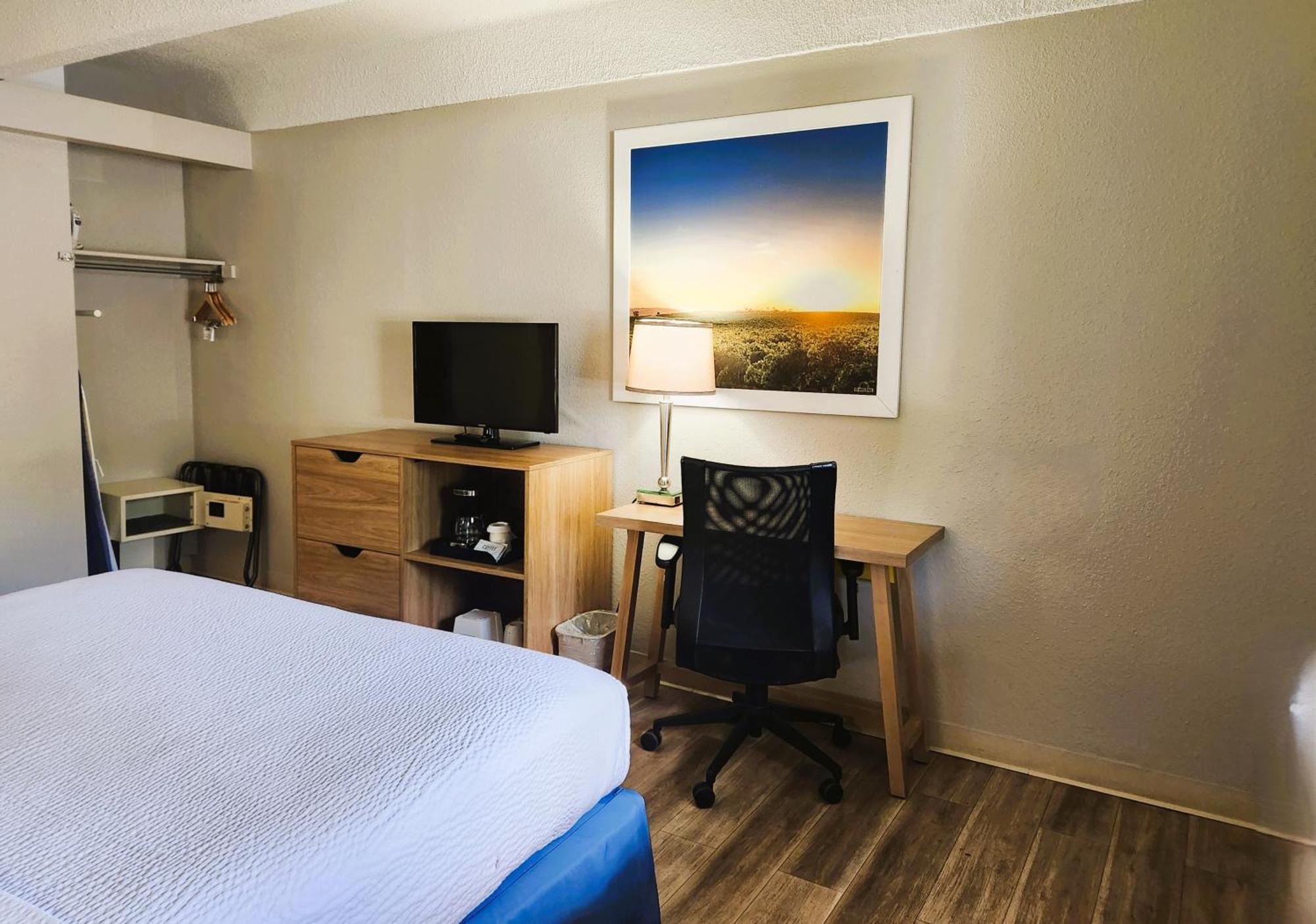 Days Inn By Wyndham Denver Downtown Экстерьер фото