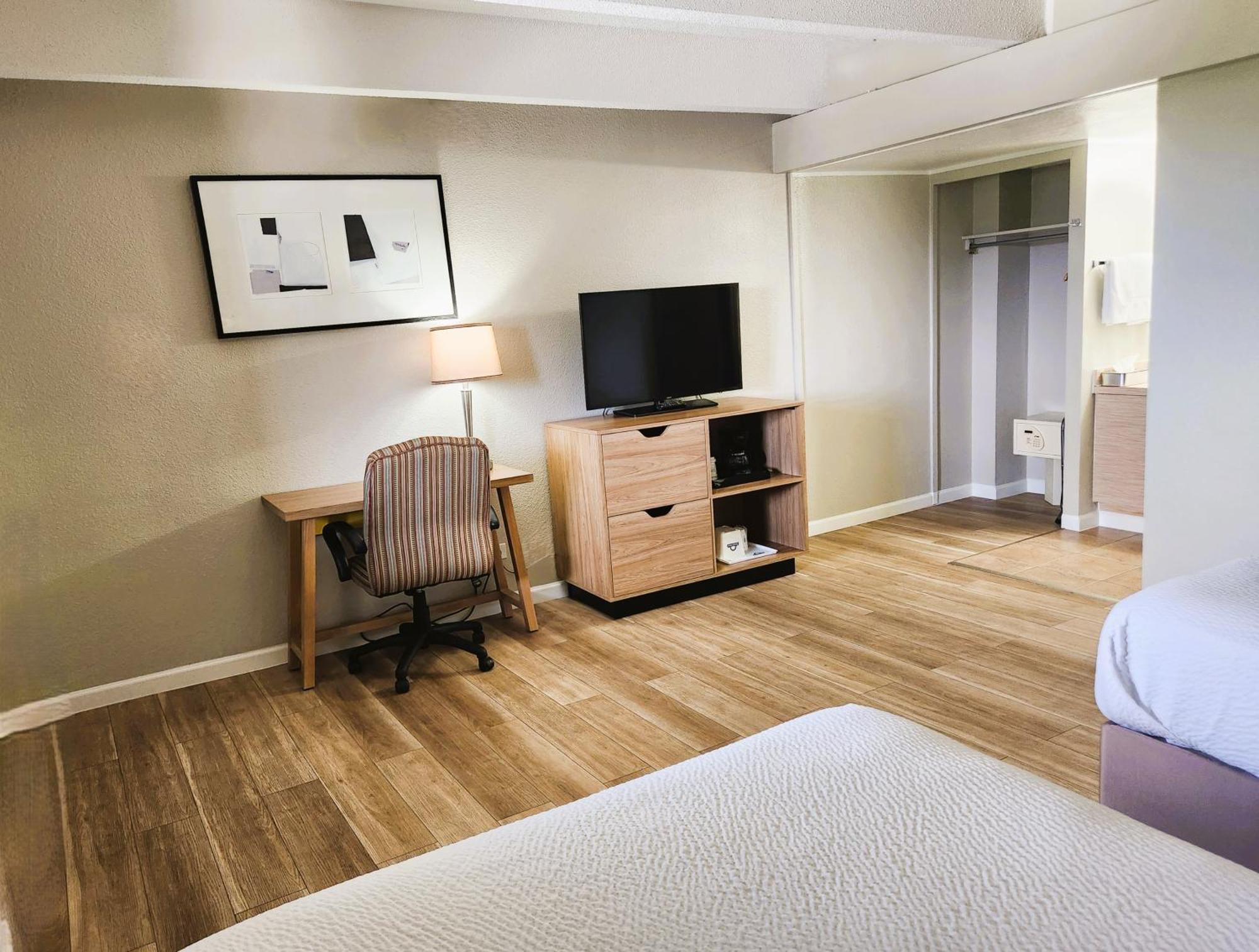 Days Inn By Wyndham Denver Downtown Экстерьер фото