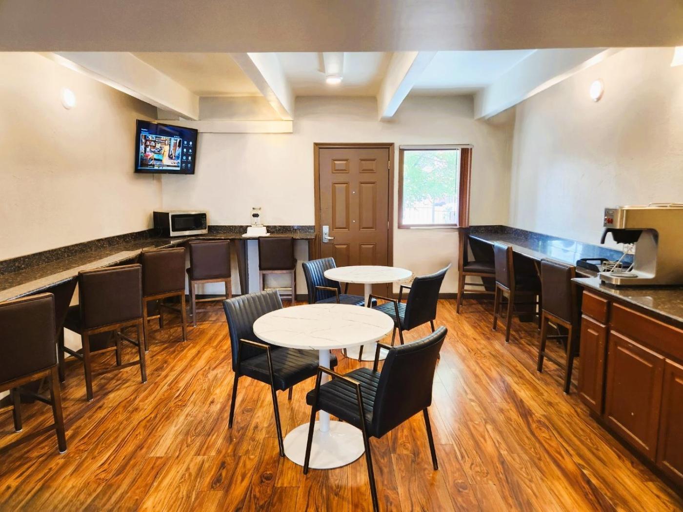 Days Inn By Wyndham Denver Downtown Экстерьер фото