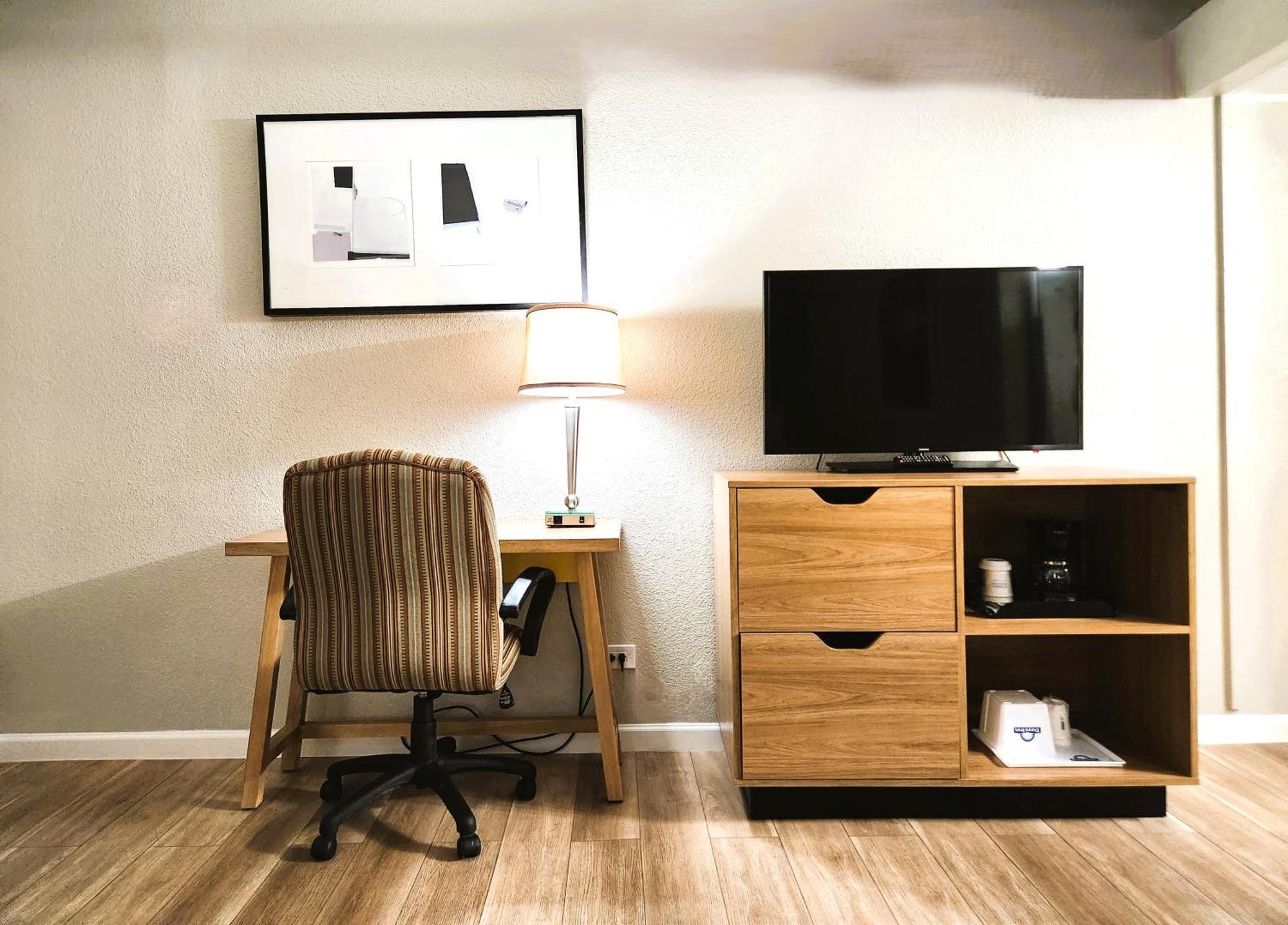 Days Inn By Wyndham Denver Downtown Экстерьер фото